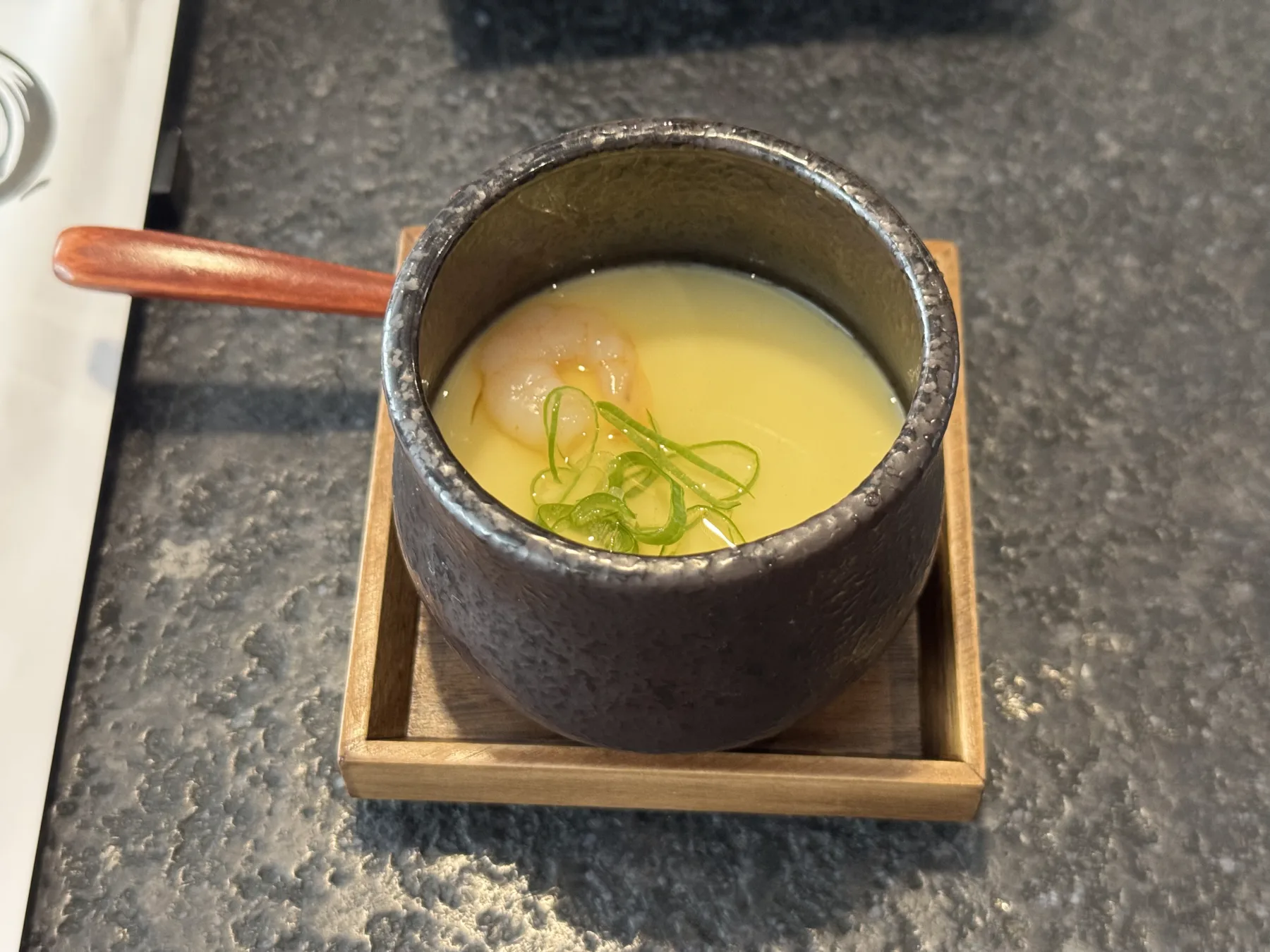 식사 전에 나온 부드러운 차완무시