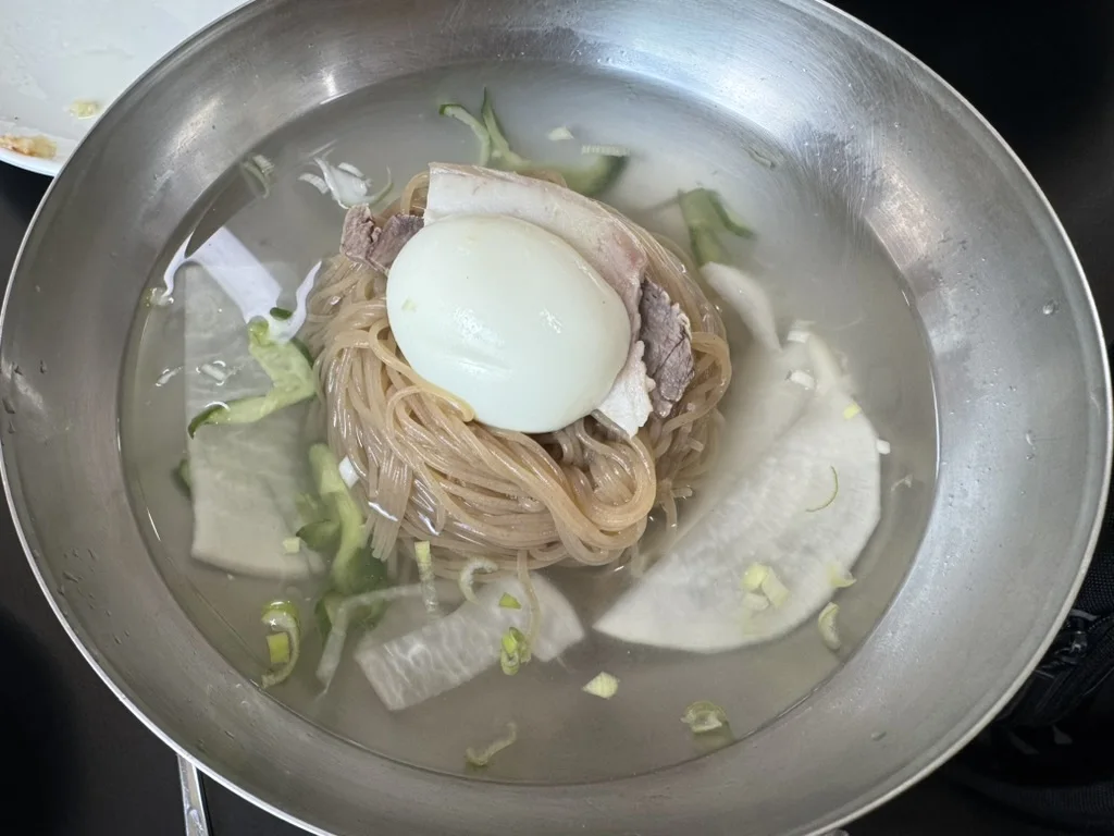 피양옥 강남역점의 맑은 육수 평양냉면